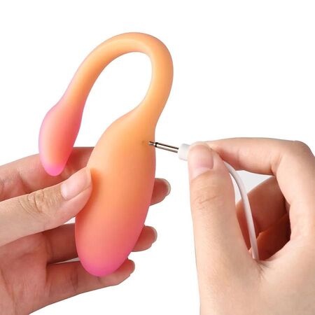 Оранжевый вибратор Flamingo Max